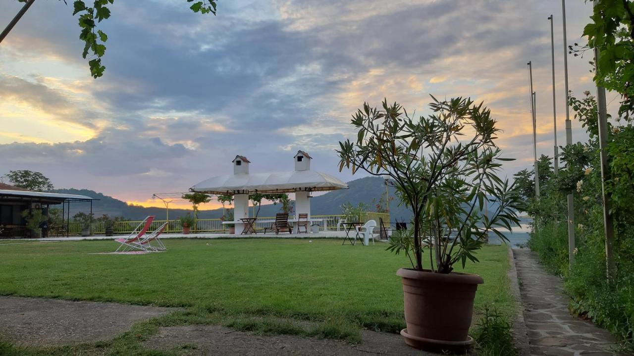 Family Hotel Belvedere Dulgopol Екстер'єр фото