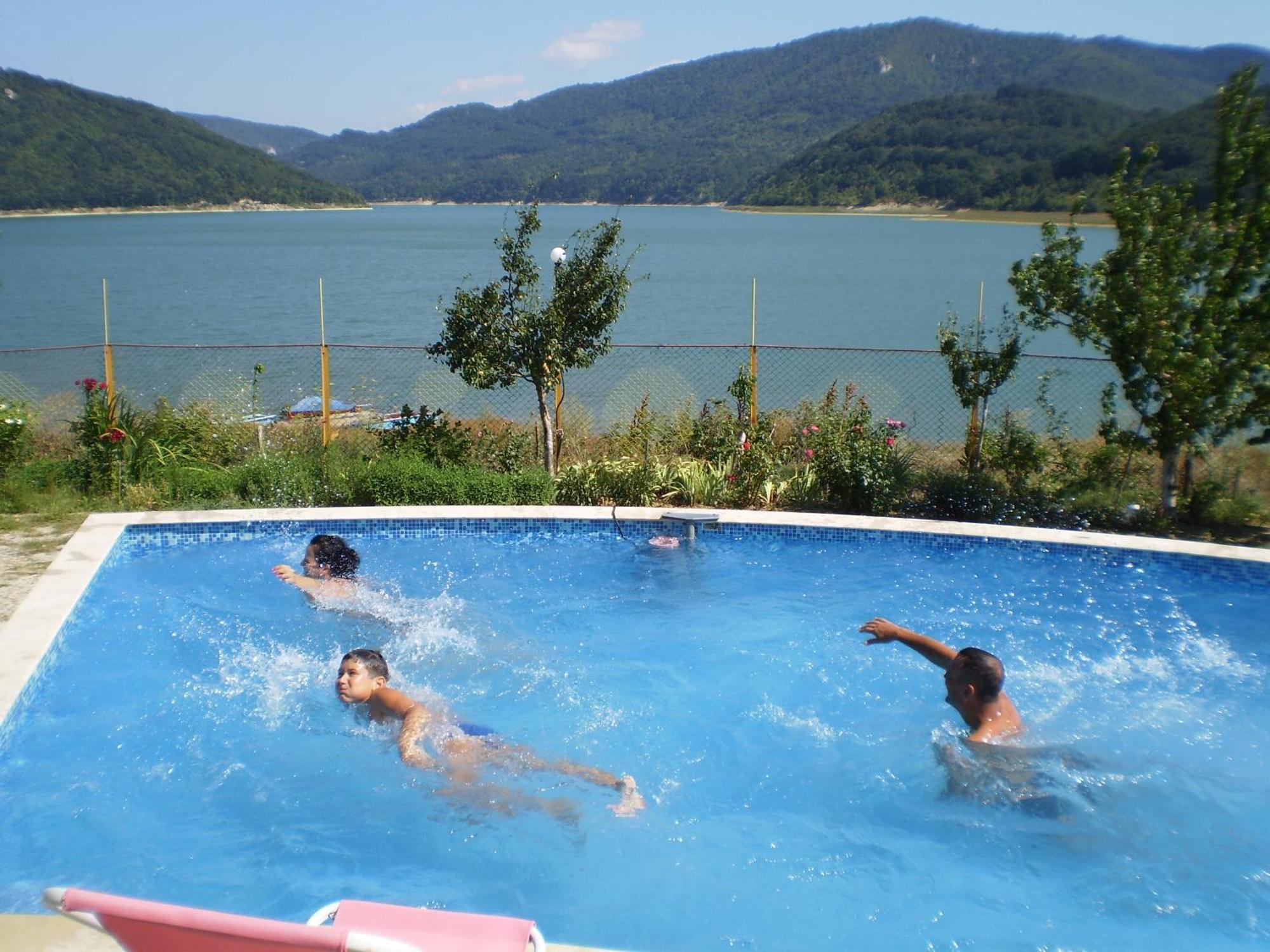 Family Hotel Belvedere Dulgopol Екстер'єр фото