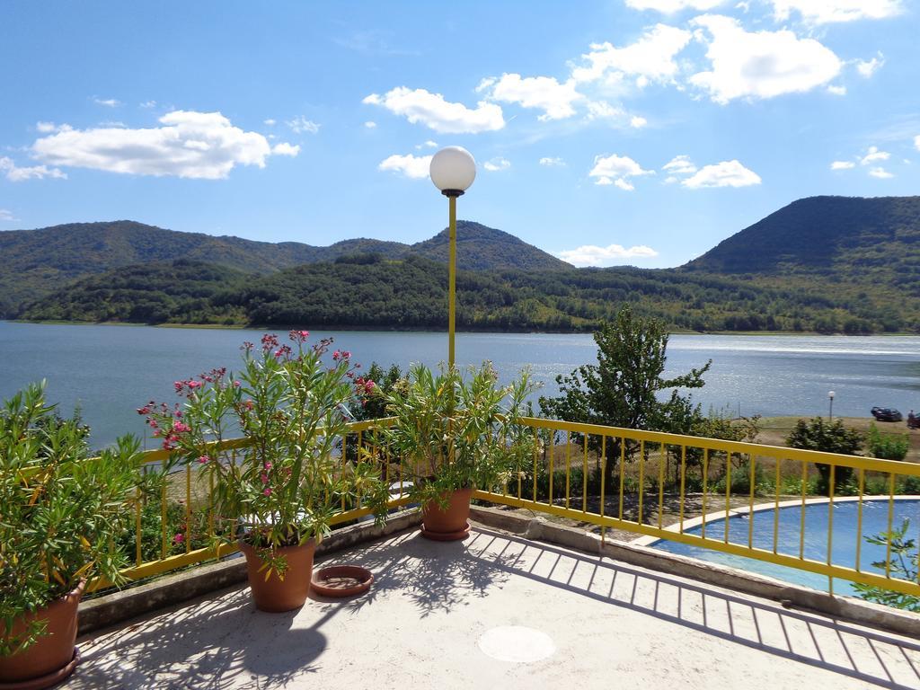 Family Hotel Belvedere Dulgopol Екстер'єр фото