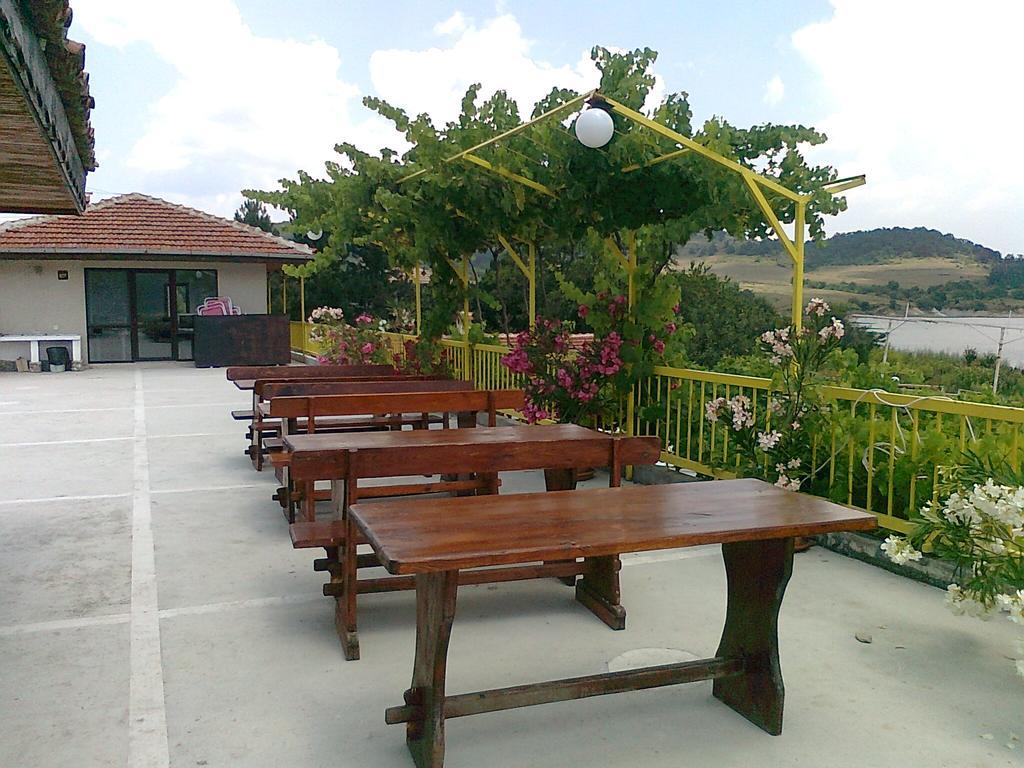 Family Hotel Belvedere Dulgopol Екстер'єр фото