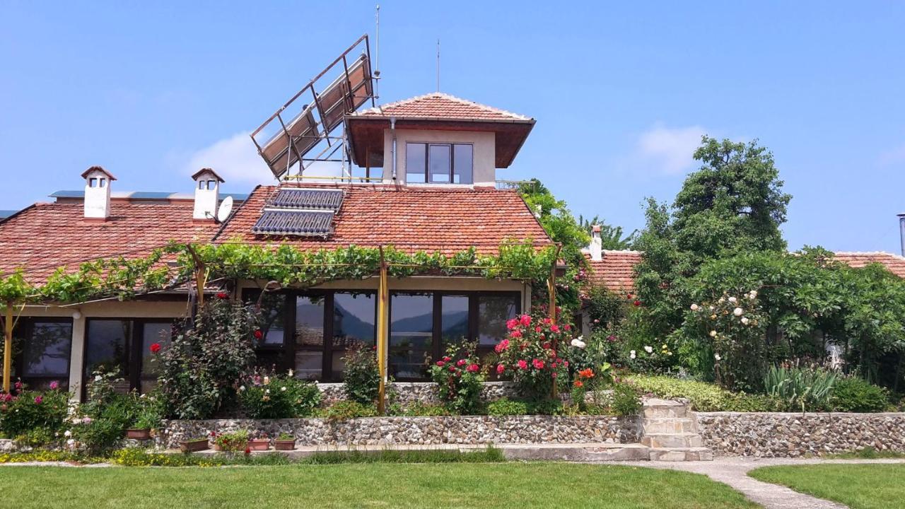 Family Hotel Belvedere Dulgopol Екстер'єр фото